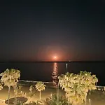 Sunnypalms - Beachfront Penthouse With Stunning Sea View Apartment *