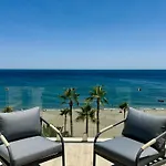 Sunnypalms - Beachfront Penthouse With Stunning Sea View Apartment