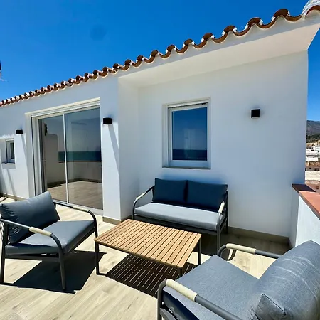 Sunnypalms - Beachfront Penthouse With Stunning Sea View Естепона