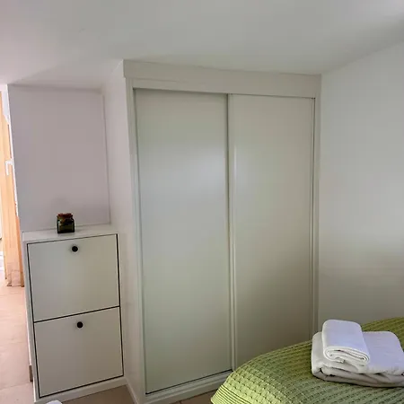 Daire Sunnypalms - Beachfront Penthouse With Stunning Sea View *