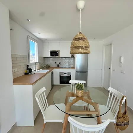 Sunnypalms - Beachfront Penthouse With Stunning Sea View