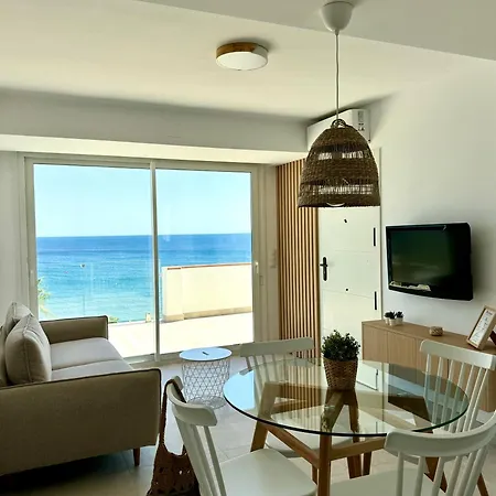 Sunnypalms - Beachfront Penthouse With Stunning Sea View