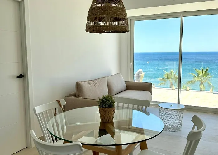 Sunnypalms - Beachfront Penthouse With Stunning Sea View Appartement