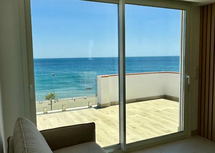 Apartment Sunnypalms - Beachfront Penthouse With Stunning Sea View
