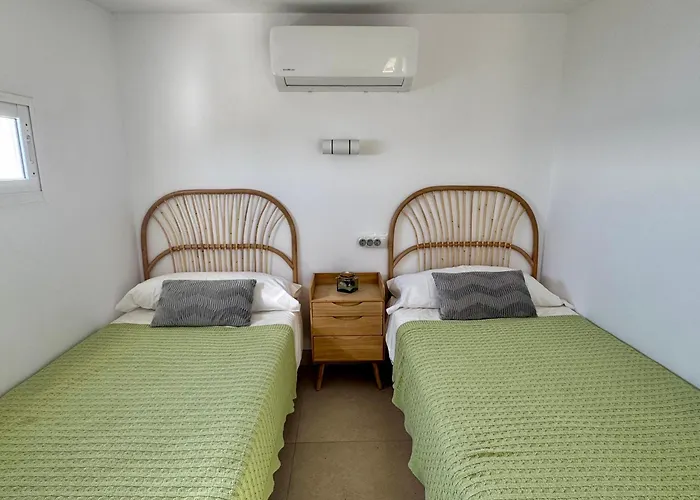 Sunnypalms - Beachfront Penthouse With Stunning Sea View *