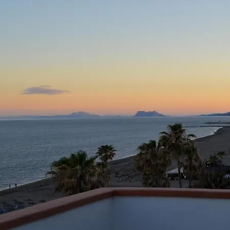 Sunnypalms - Beachfront Penthouse With Stunning Sea View Lägenhet *