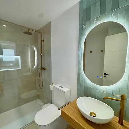 Sunnypalms - Beachfront Penthouse With Stunning Sea View