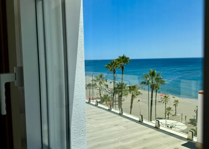 Sunnypalms - Beachfront Penthouse With Stunning Sea View Апартаменты *