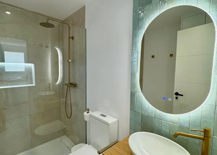 Sunnypalms - Beachfront Penthouse With Stunning Sea View