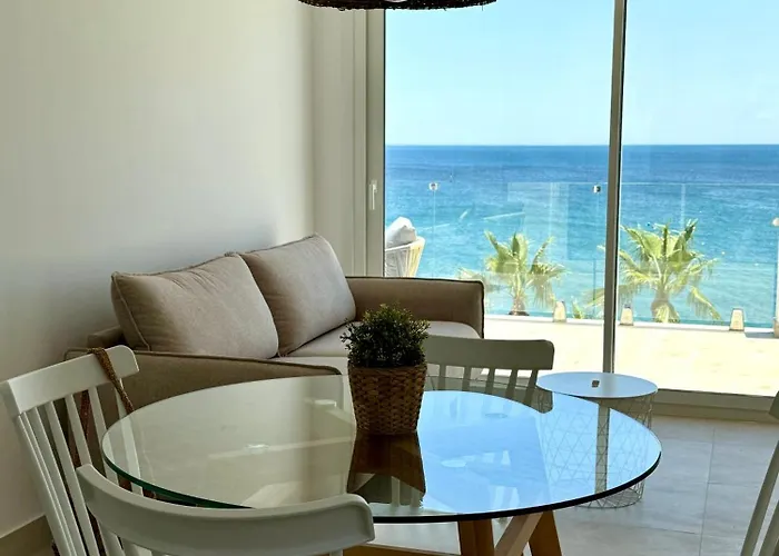 Апартаменты Sunnypalms - Beachfront Penthouse With Stunning Sea View *