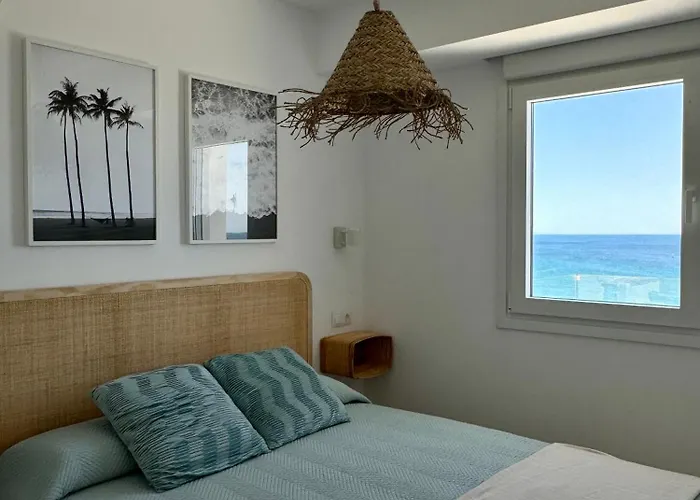 Διαμέρισμα Sunnypalms - Beachfront Penthouse With Stunning Sea View