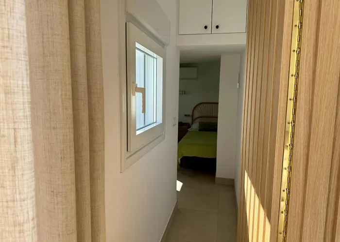 Sunnypalms - Beachfront Penthouse With Stunning Sea View * Εστεπόνα