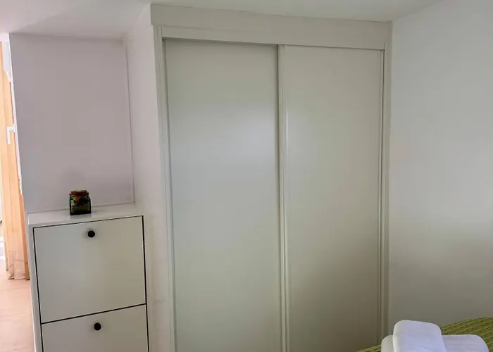 Διαμέρισμα Sunnypalms - Beachfront Penthouse With Stunning Sea View *